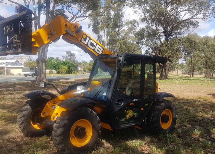 JCB 527-58 Telehandler 3