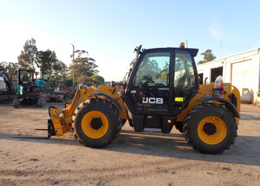 JCB TELEHANDLER 3
