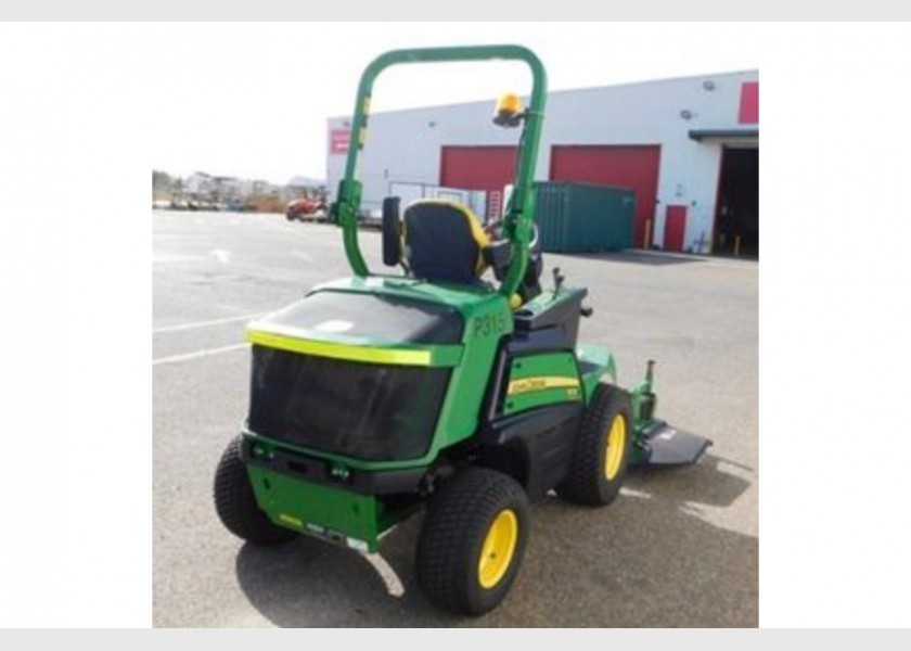 John Deere 1570 Ride on Mower 2