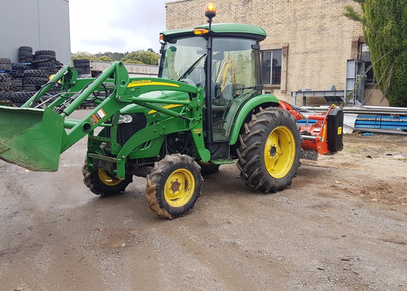 John Deere 4720 Cab Tractor 3