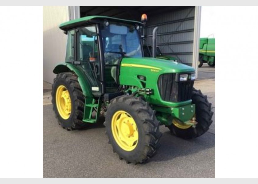 John Deere 5083E Cab Tractor 1