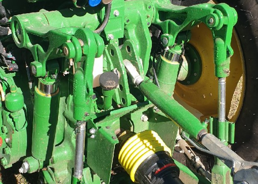 John Deere 5090M Cab Tractor 2