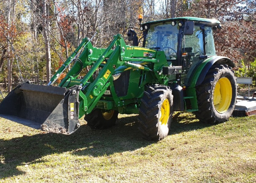 John Deere 5090M Cab Tractor 1