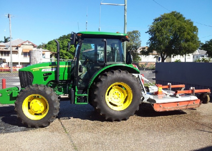 John Deere 5093 Tractor 1