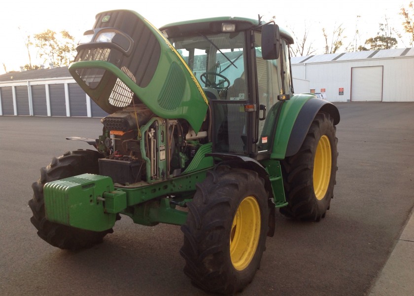 John Deere 6120SE 3