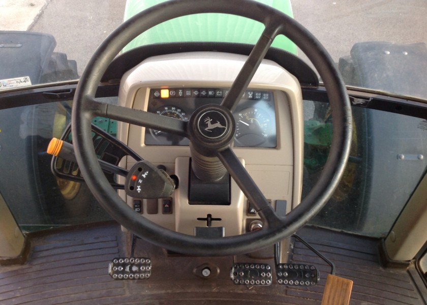 John Deere 6120SE 6