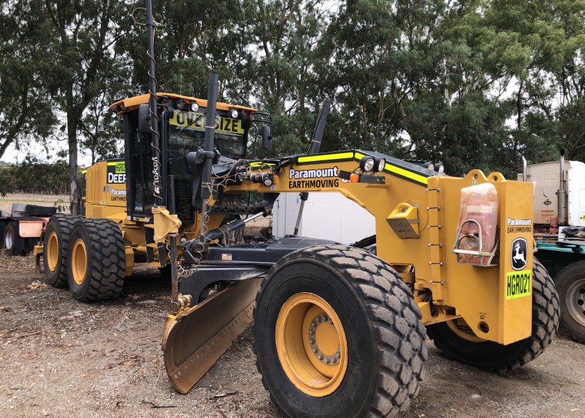 John Deere 872GP 6WD Grader 1