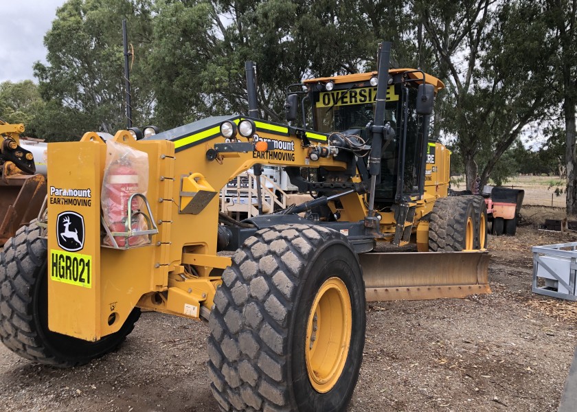 John Deere 872GP 6WD Grader 2