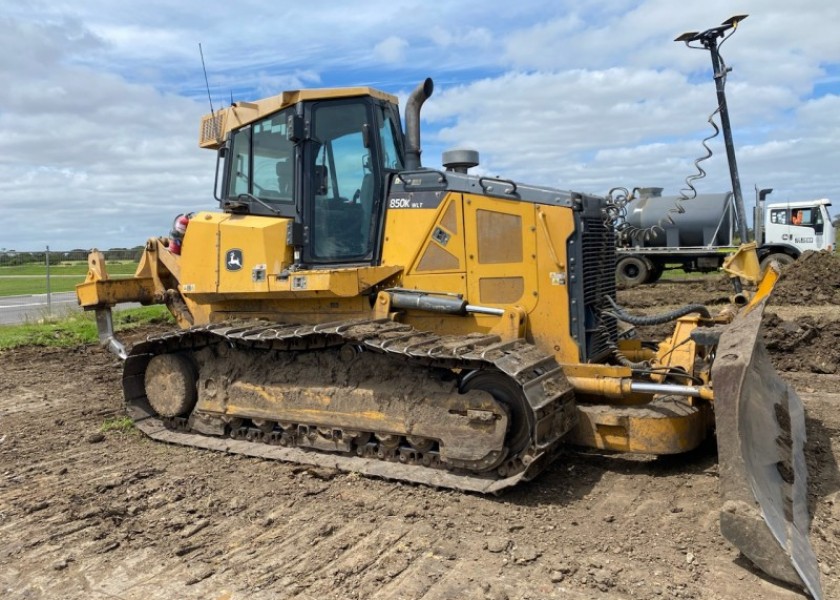 850 John Deere Bulldozer - D7 Size 2