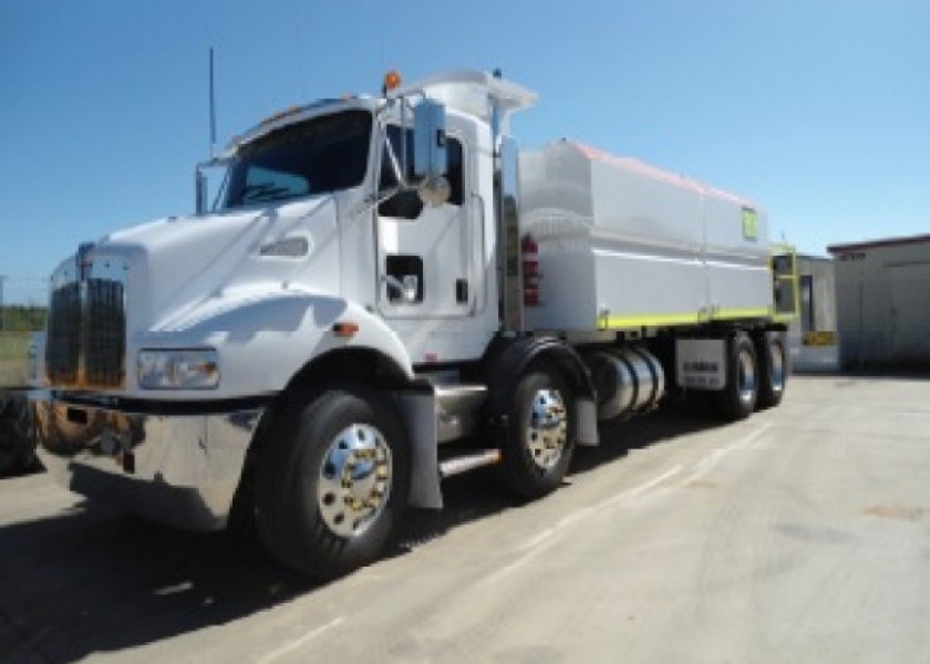 KENWORTH 8X4 T359 SERVICE TRUCK 1