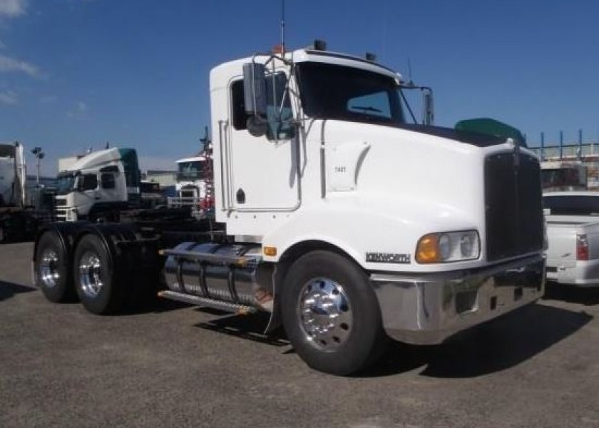Kenworth T404s Prime Mover 1