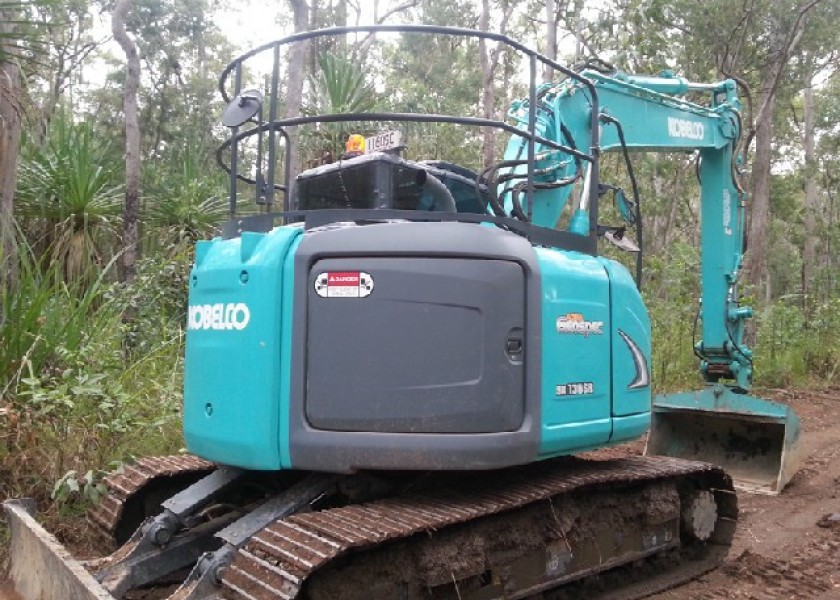 Kobelco 13T Zero Swing Excavator 2