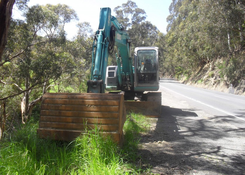 Kobelco SK135 Excavator 2