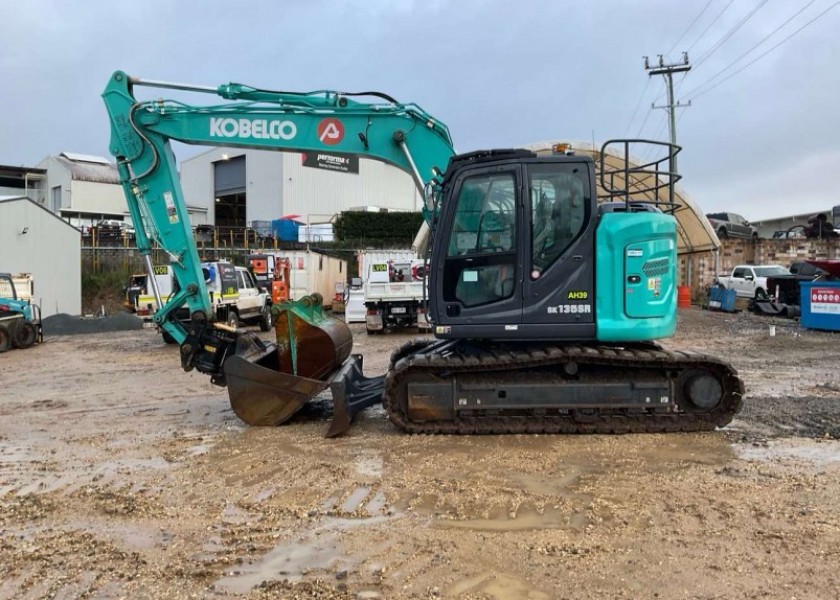 14T Kobelco SK135SR-7 Excavator 4
