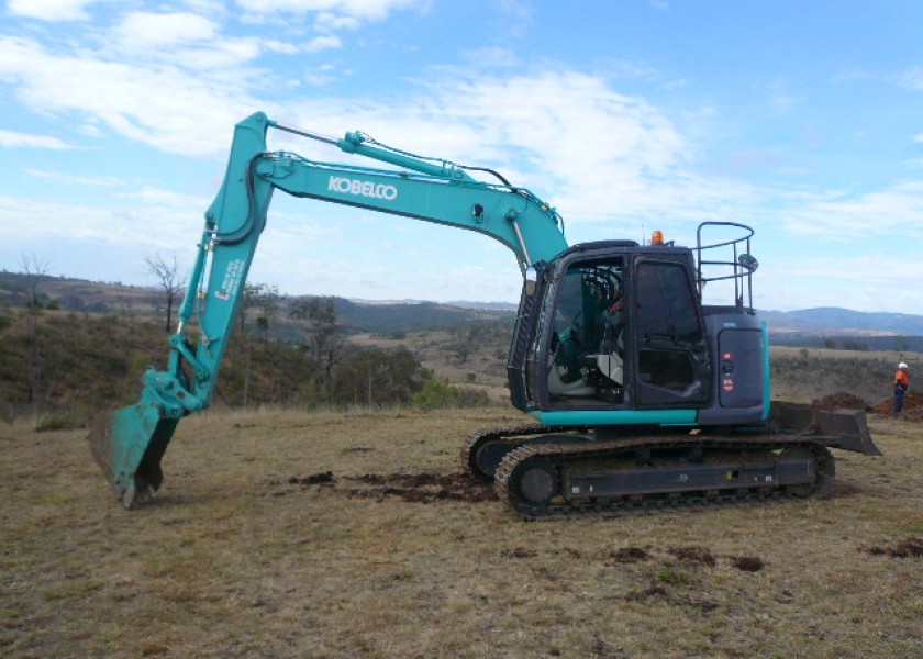 Kobelco SK135SR Excavator 2