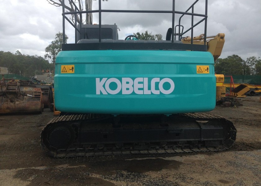 Kobelco SK200-8 2