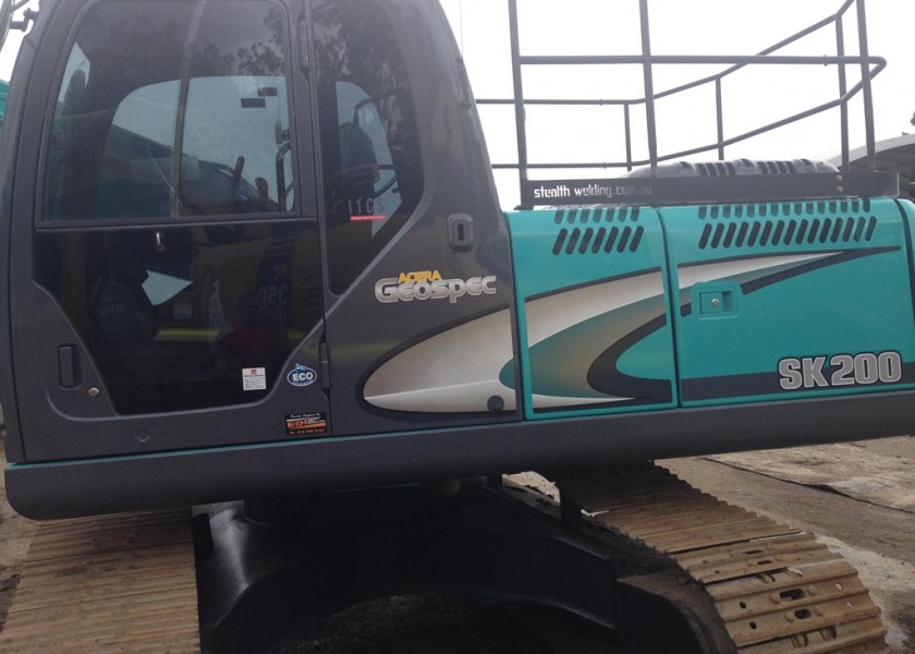 Kobelco SK200-8 3