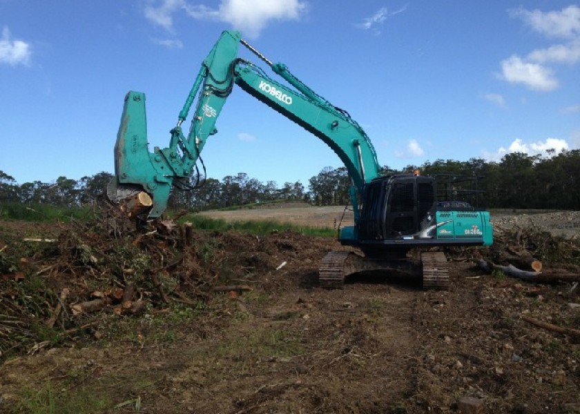 Kobelco SK260LC Excavator 2