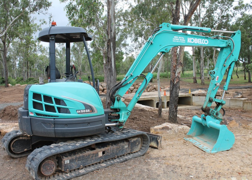 Kobelco SK55SR Excavator 2