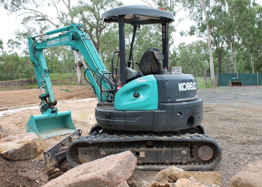 Kobelco SK55SR Excavator 3