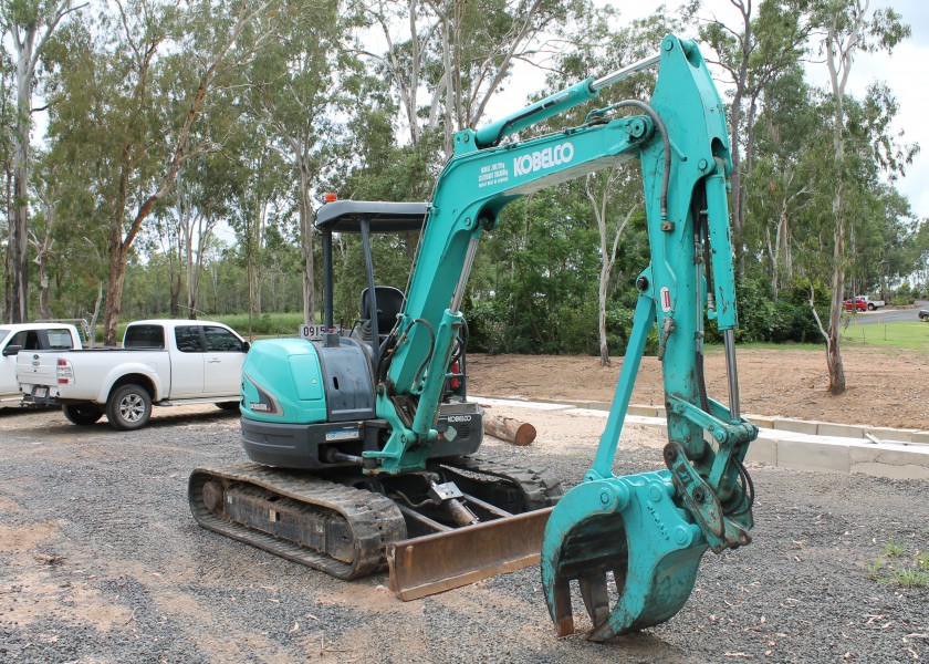 Kobelco SK55SR Excavator 5