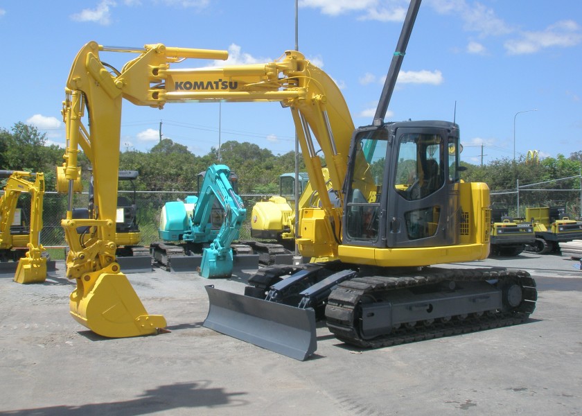 Komatsu 13 Tonne Excavator  1