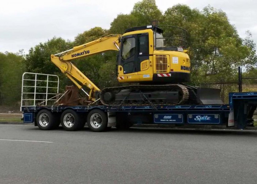 Komatsu 13T Excavator 1