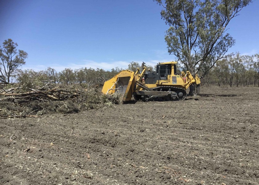 Komatsu 275 Dozer  2