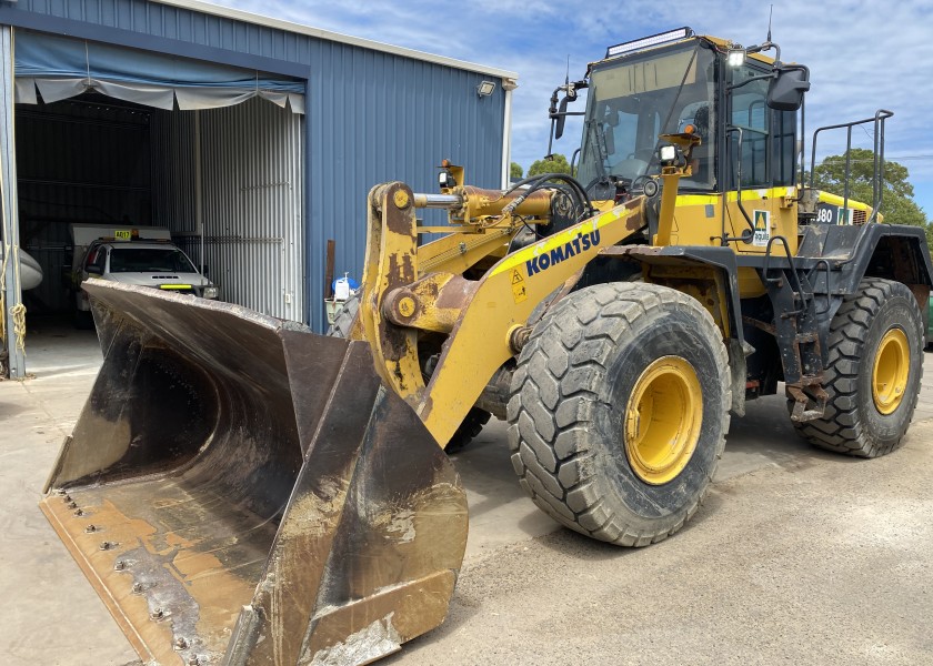Komatsu 380-6 1
