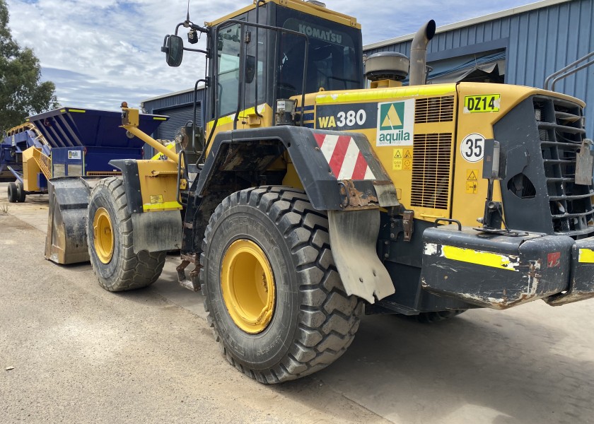Komatsu 380-6 2