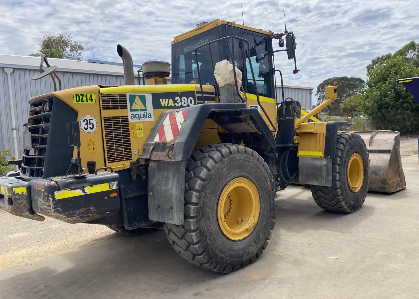 Komatsu 380-6 3