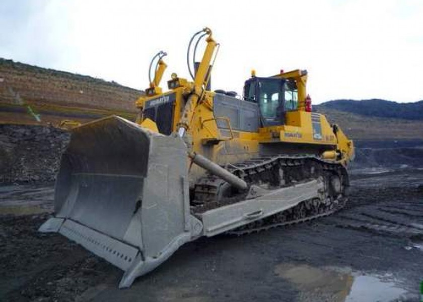 Komatsu D475-3 Dozer 1