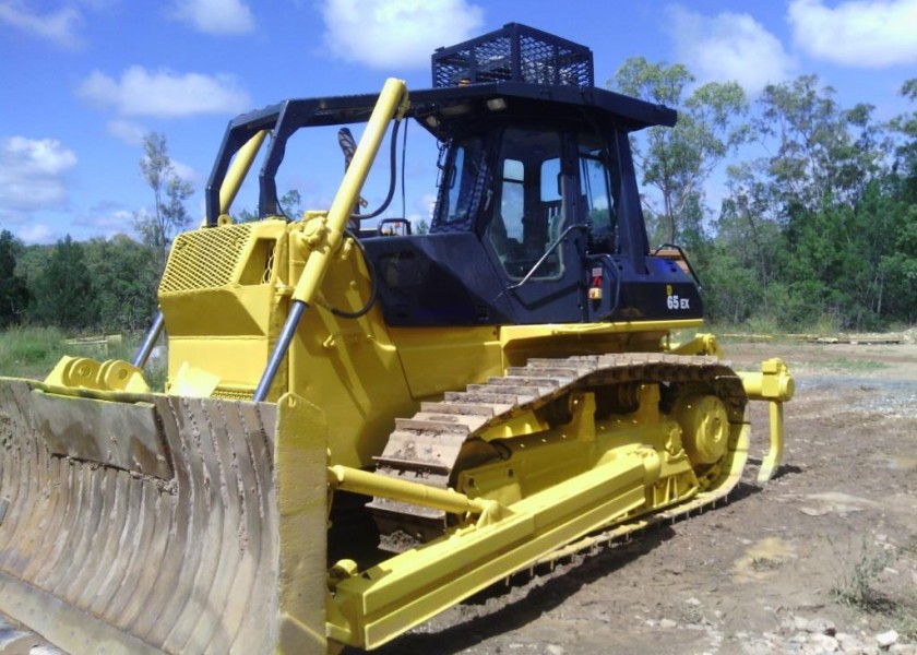 Komatsu D65EX-12 Dozer 1