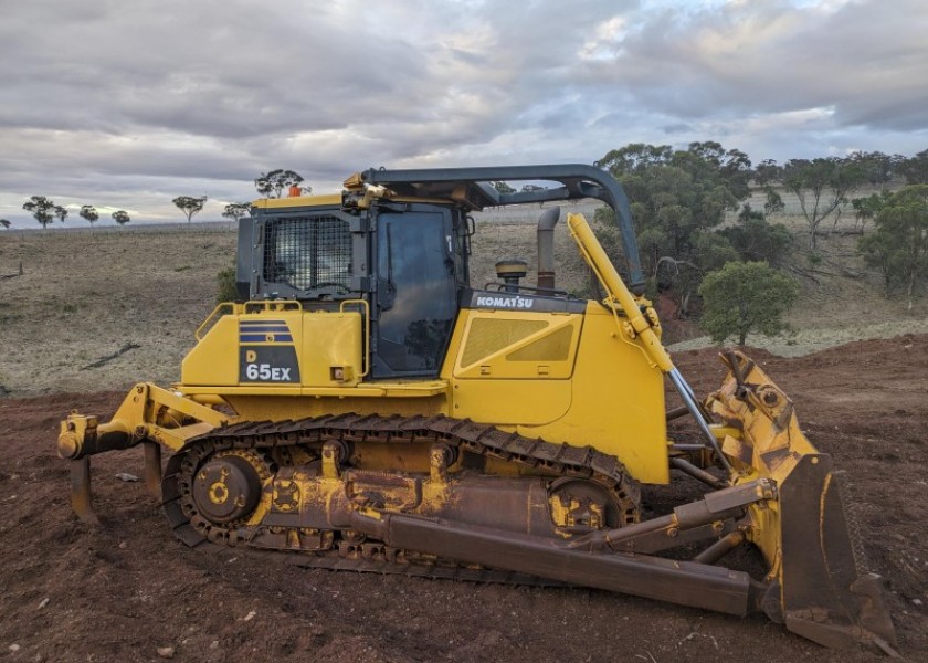 Komatsu D65EX-16 Dozer w/gps 1