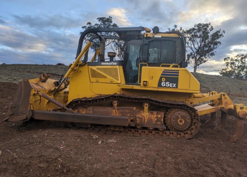 Komatsu D65EX-16 Dozer w/gps 2