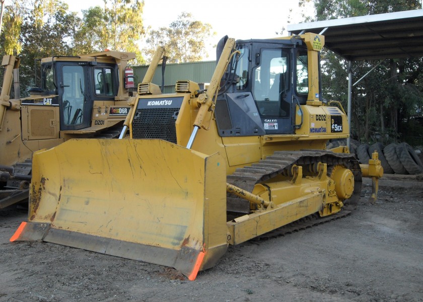 Komatsu D65EX & D85EX Dozers  2