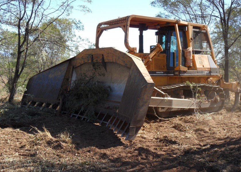 Komatsu D85-21 (D7 size) 1