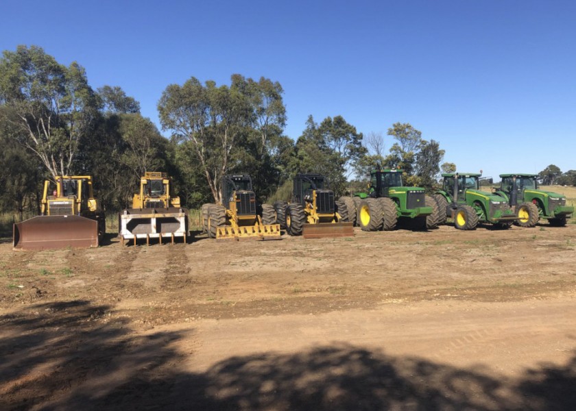 Komatsu D85 Dozer w/blade, v-shear & stickrake 7