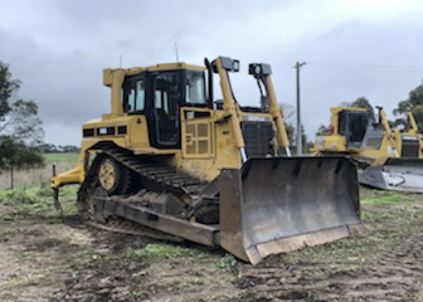 Komatsu D85 Dozer w/blade, v-shear & stickrake 8