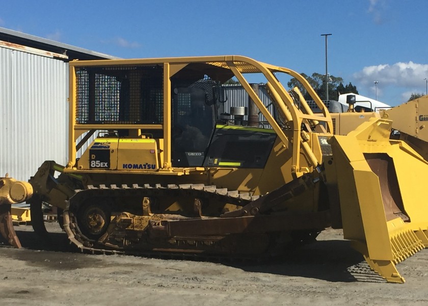 Komatsu D85EX-15 for hire 1