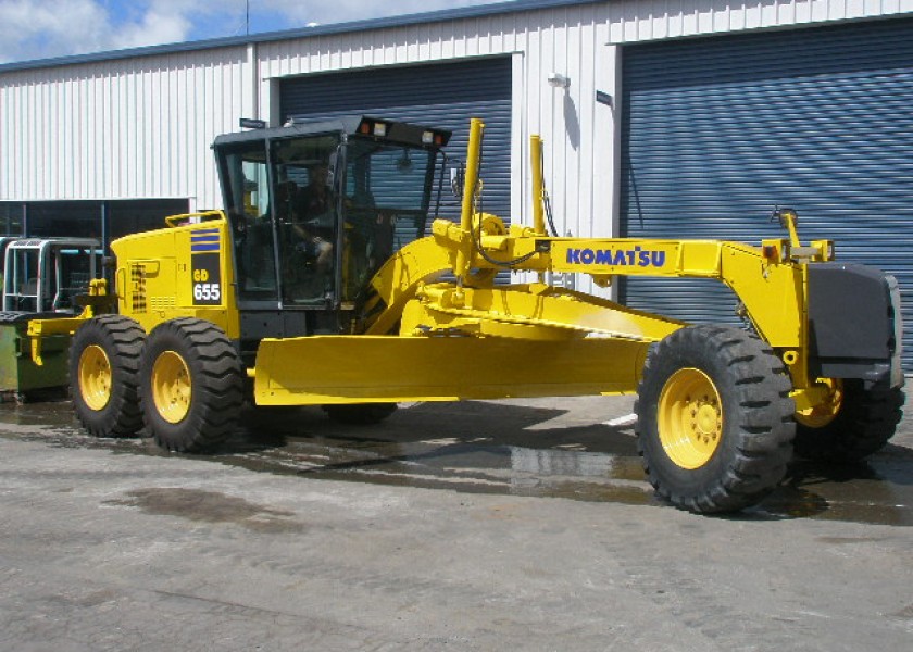 KOMATSU GD655-3 GRADER 1