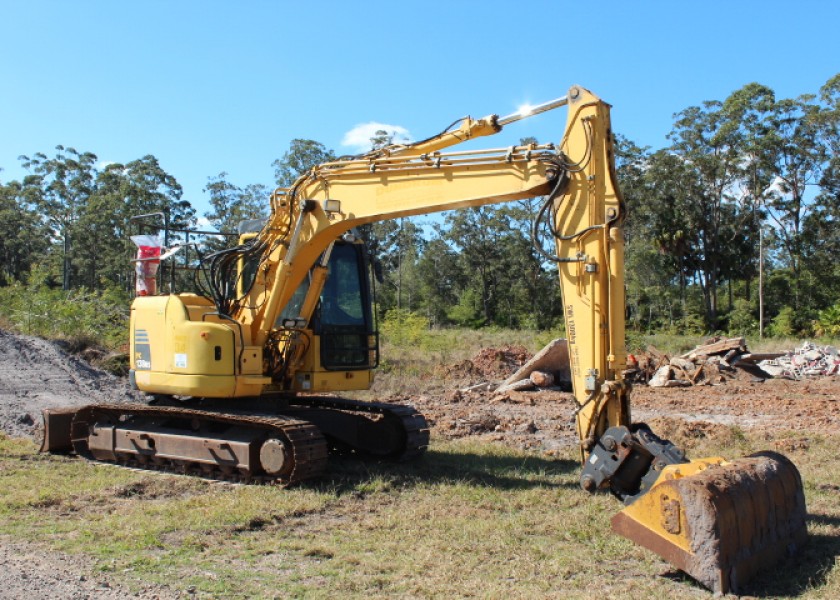 Komatsu PC138US-8 1