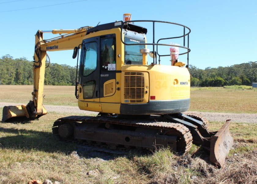 Komatsu PC138US-8 2