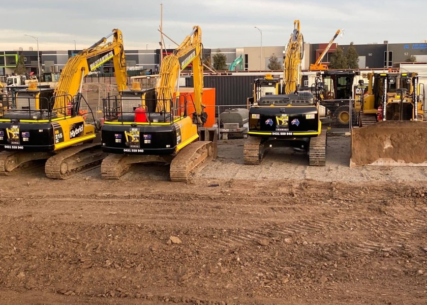 22T Komatsu PC215 Excavator 3