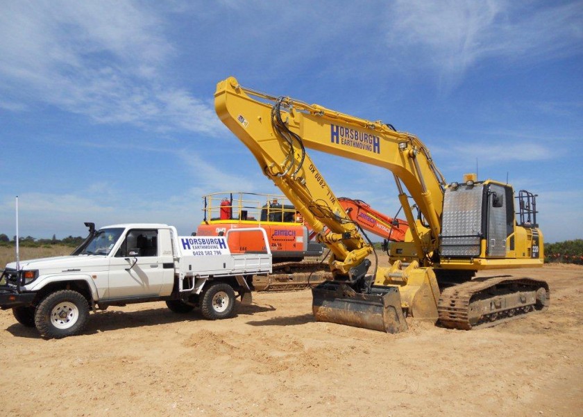 Komatsu PC220LC-8 2