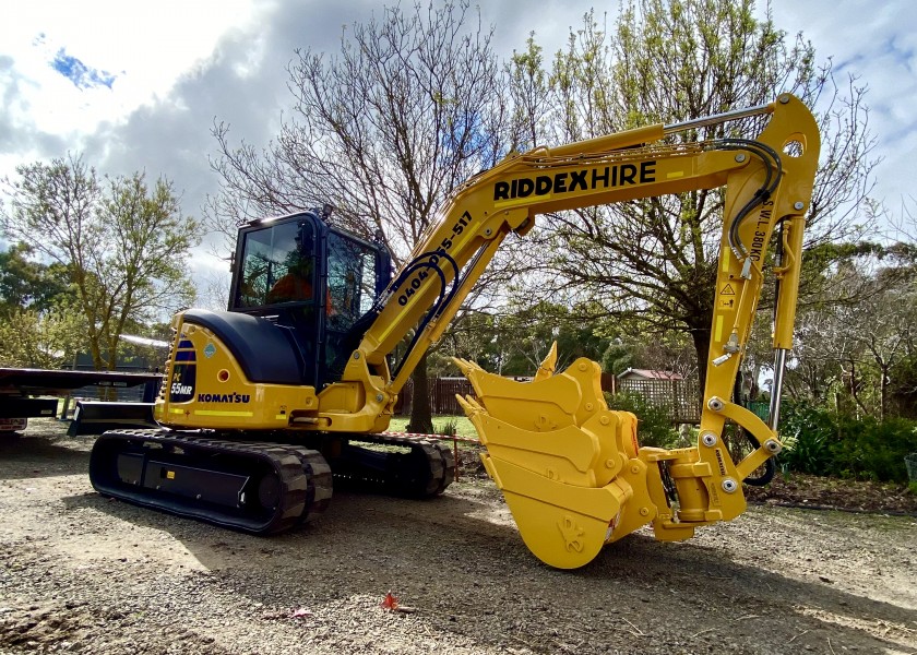 Komatsu PC55MR-5 1