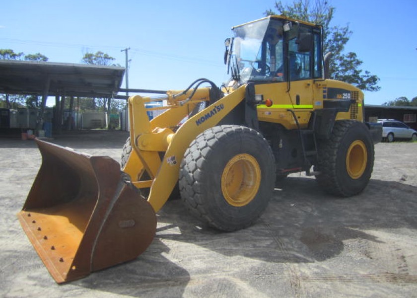 Komatsu WA250-6 3