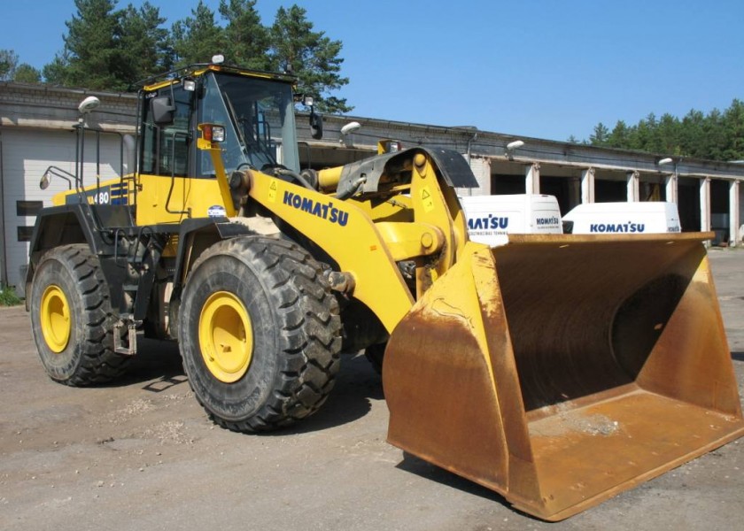 Komatsu WA480-6 Loader 2