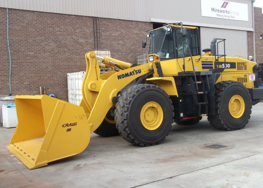 Komatsu WA500-6 Loader 1