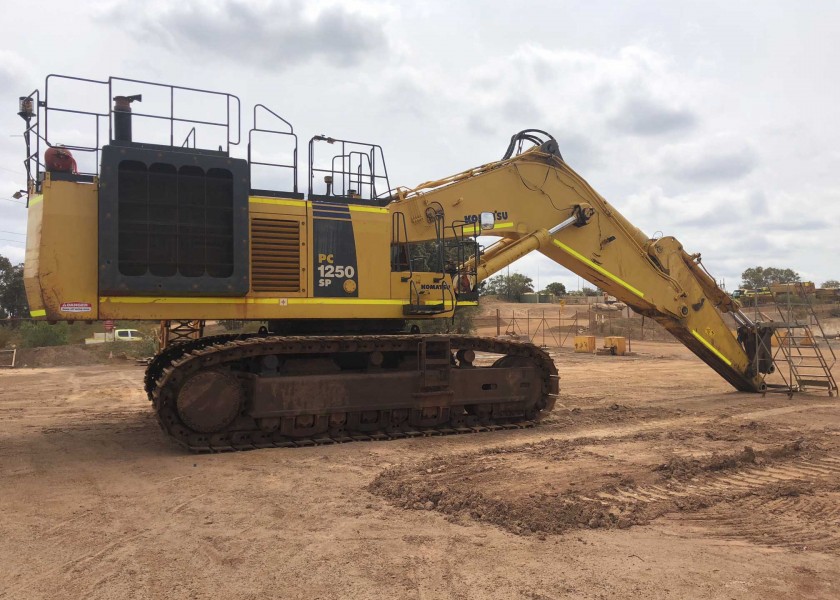 KOMATSU PC1250 Excavator 6